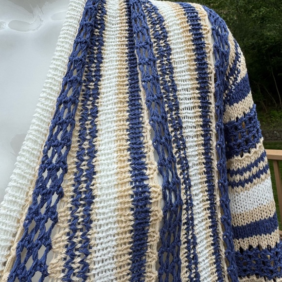 North Style Striped Blue and Cream Women's Long Sleeve CARTIGAN Style size large - Picture 6 of 8